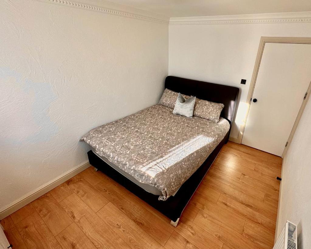 Flat 3 Stay In Aldgate Apartments London Exterior photo